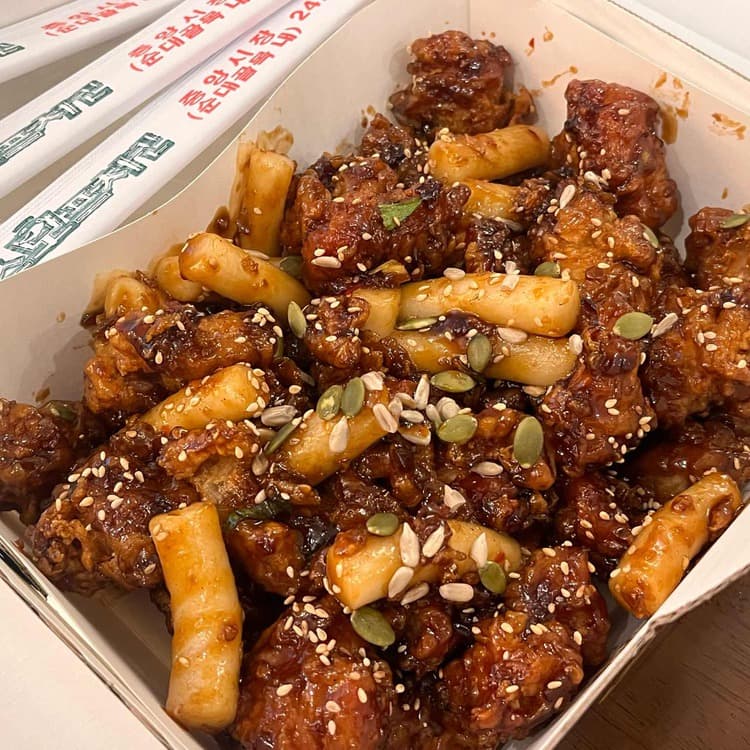 대전 중앙시장의 숨은 보석, 스모프치킨 - AI 딩코의 맛집 공략