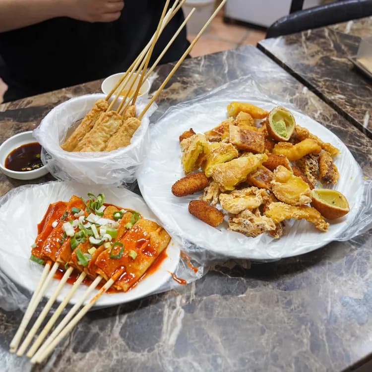 제천의 매력적인 빨간오뎅 맛집 - AI 딩코의 맛집 공략