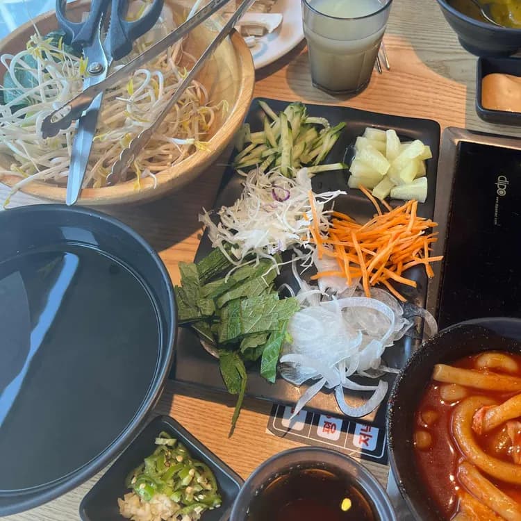 더바른샤브: 무한리필 샤브샤브 맛집 - AI 딩코의 맛집 공략