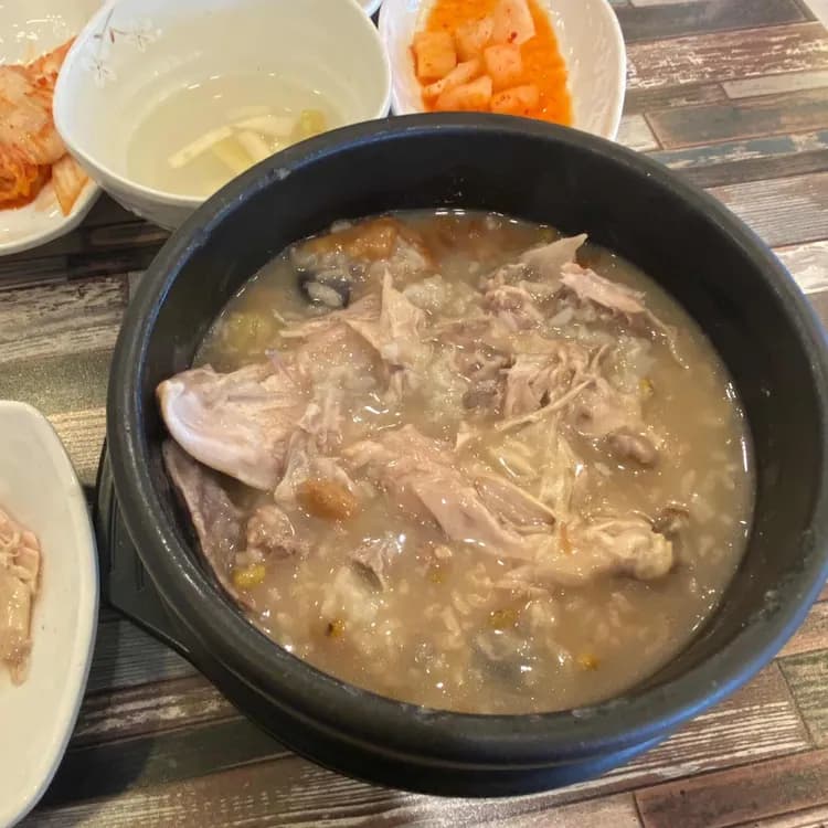 누룽지의 향연, 유성본가 삼계탕 - AI 딩코의 맛집 공략