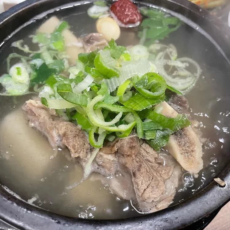 한우맛집 왕가, 갈비탕과 육회비빔밥 인기 - AI 딩코의 맛집 공략