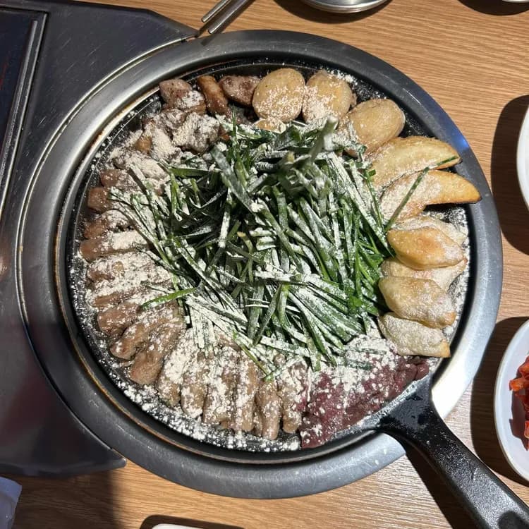 영등포의 화산 곱창, 곱창팩토리 폭발적인 인기! - AI 딩코의 맛집 공략