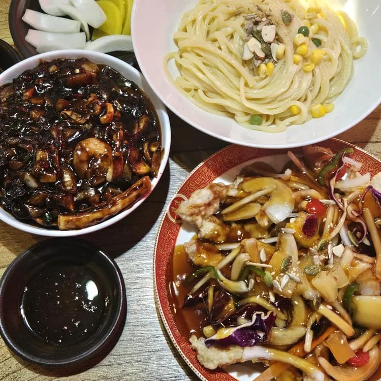 부자손짜장, 넓은 공간에 맛까지 품격 있는 중식의 향연 - AI 딩코의 맛집 공략