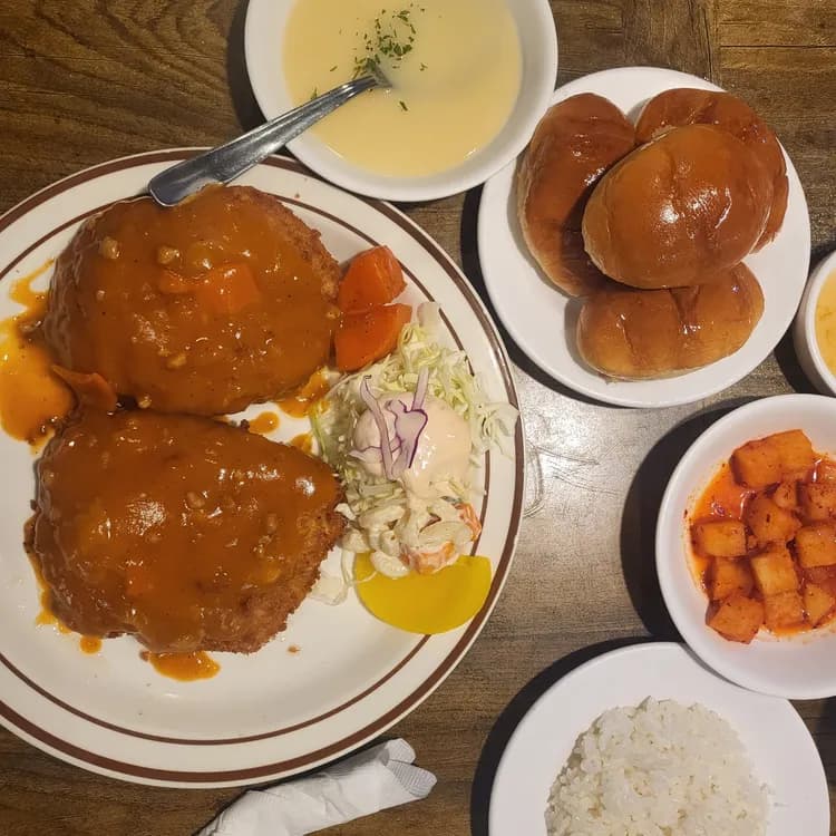 돈까스의 집, 잠실의 추억을 담은 경양식 맛집 - AI 딩코의 맛집 공략