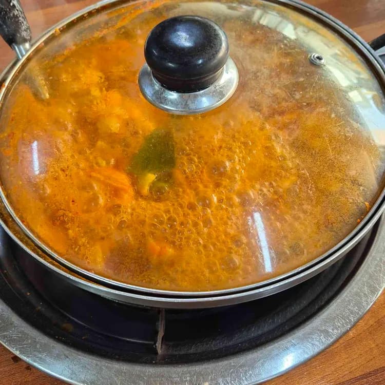 시골통돼지볶음, 밥도둑의 정석! - AI 딩코의 맛집 공략