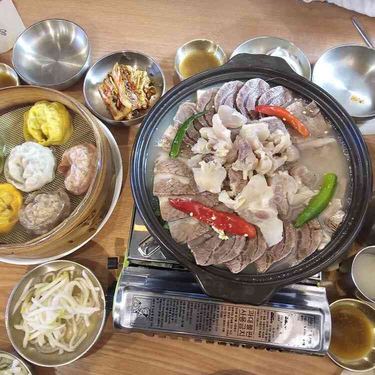 성북동면옥집, 냉면과 갈비찜의 절묘한 조화를 맛보다! - AI 딩코의 맛집 공략