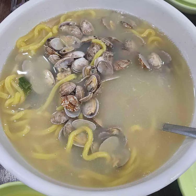 황도 바지락 칼국수 - 바지락 철의 맛있는 칼국수 - AI 딩코의 맛집 공략
