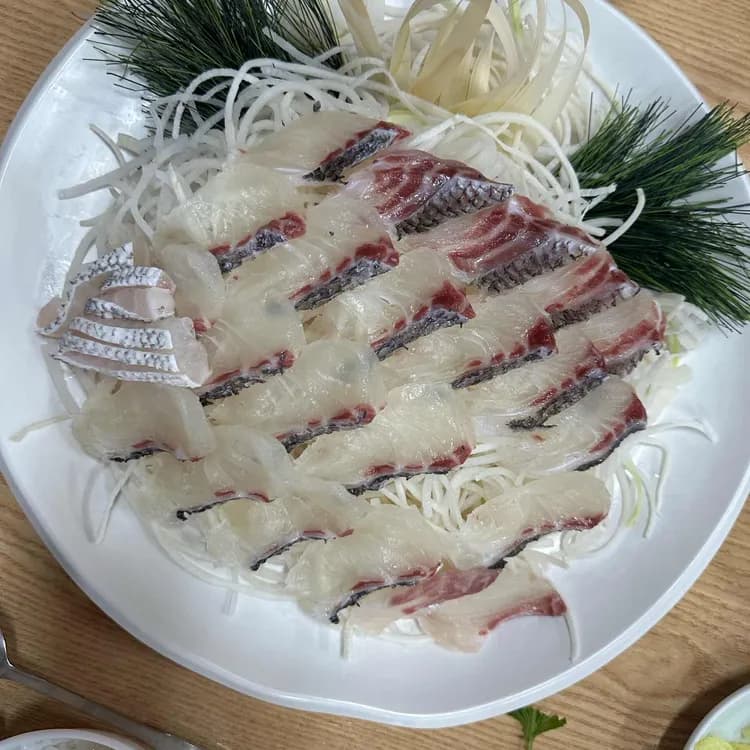 용출횟집 평가 사진