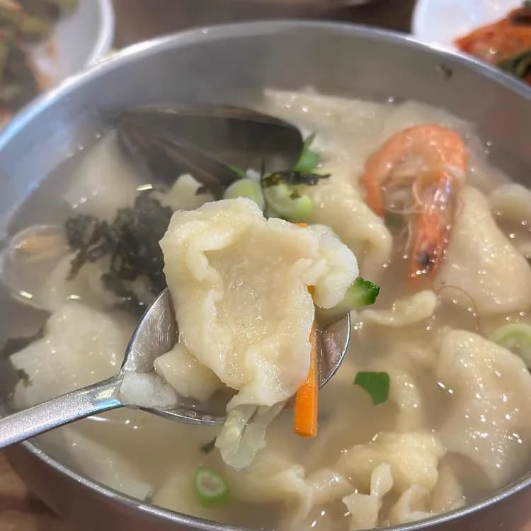 얼큰수제비해물칼국수 평가 사진